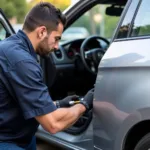 Car Lockout Service Technician in Hollywood